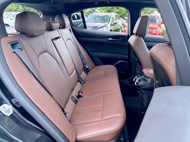 Photo of 2022 Vulcano Black Metallic Alfa Romeo Stelvio