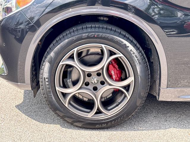 Photo of 2022 Vulcano Black Metallic Alfa Romeo Stelvio