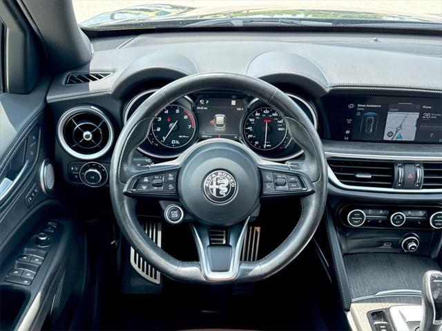 Photo of 2022 Vulcano Black Metallic Alfa Romeo Stelvio