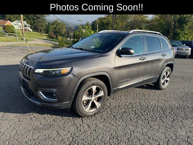 Photo of 2019 Granite Crystal Clearcoat Metallic Jeep Cherokee