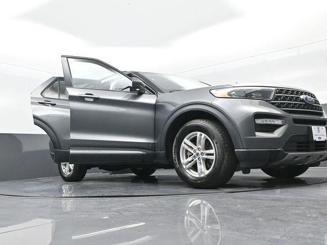 Photo of 2023 Carbonized Gray Metallic Ford Explorer