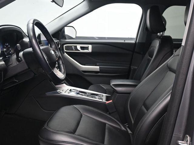Photo of 2023 Carbonized Gray Metallic Ford Explorer