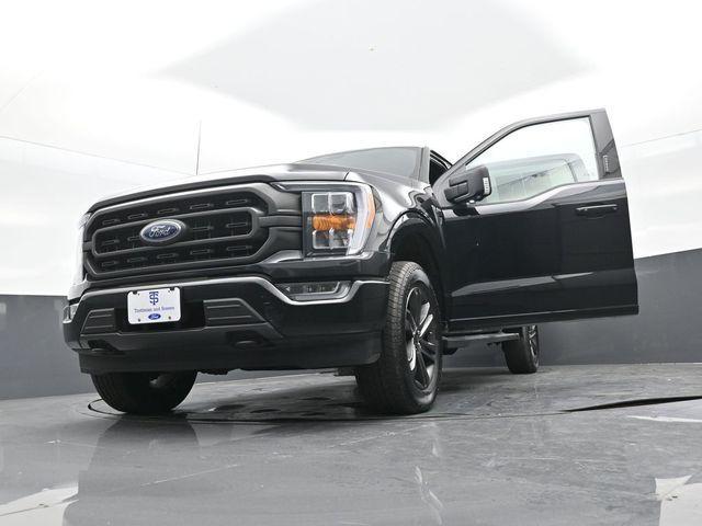 Photo of 2022 Agate Black Metallic Ford F-150