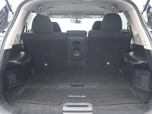 Photo of 2016 Brilliant Silver Nissan Rogue