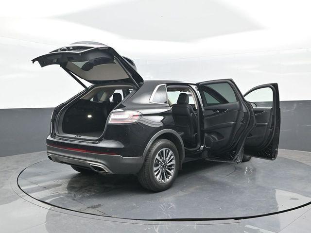 Photo of 2021 Black Lincoln Nautilus
