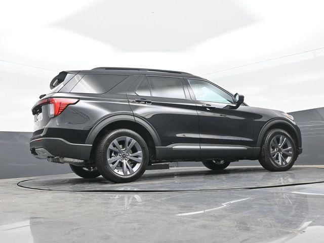 Photo of 2025 Agate Black Metallic Ford Explorer