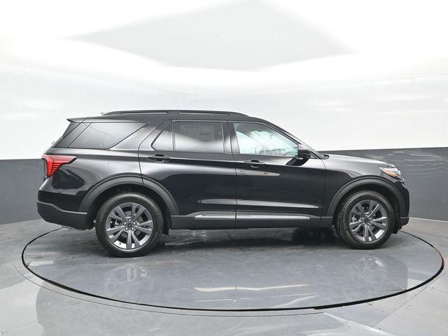 Photo of 2025 Agate Black Metallic Ford Explorer