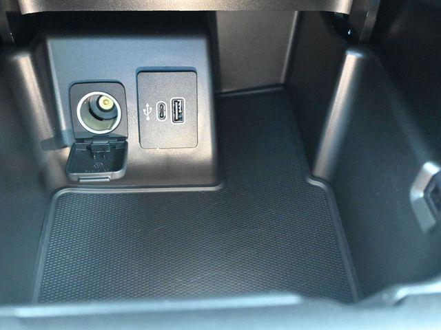 Photo of 2025 Agate Black Metallic Ford Explorer