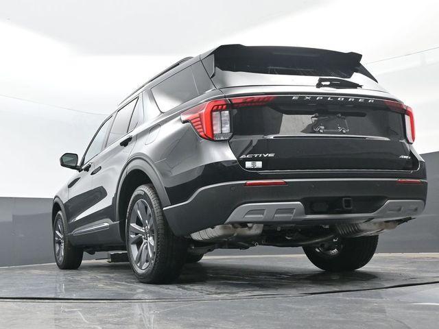 Photo of 2025 Agate Black Metallic Ford Explorer