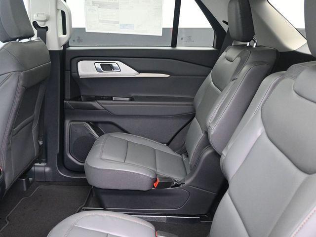 Photo of 2025 Agate Black Metallic Ford Explorer