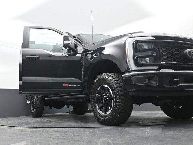 Photo of 2025 Agate Black Metallic Ford F-250