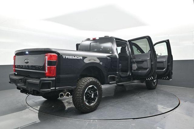 Photo of 2025 Agate Black Metallic Ford F-250