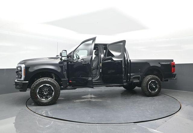 Photo of 2025 Agate Black Metallic Ford F-250