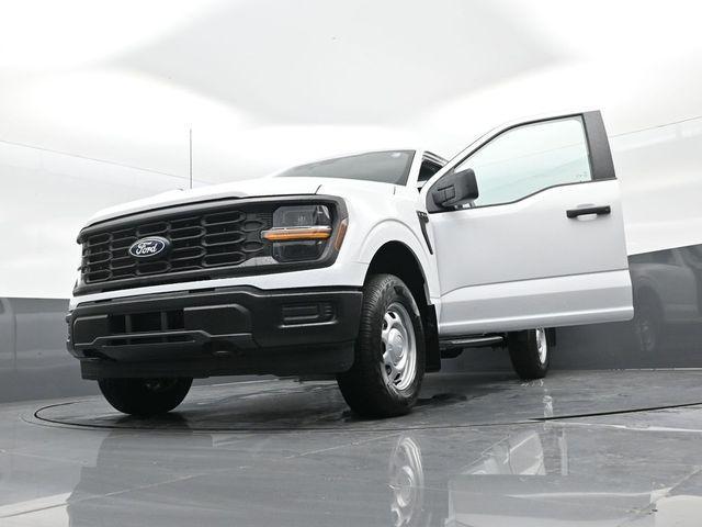 Photo of 2025 Oxford White Ford F-150