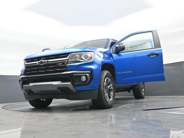 Photo of 2022 Bright Blue Metallic Chevrolet Colorado