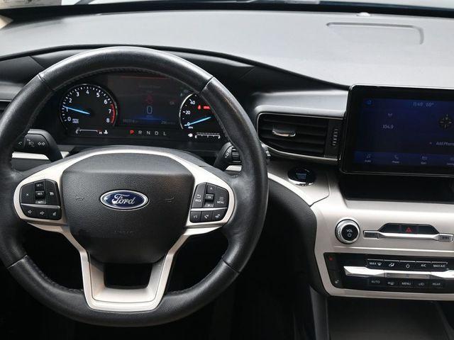 Photo of 2023 Black Metallic Ford Explorer