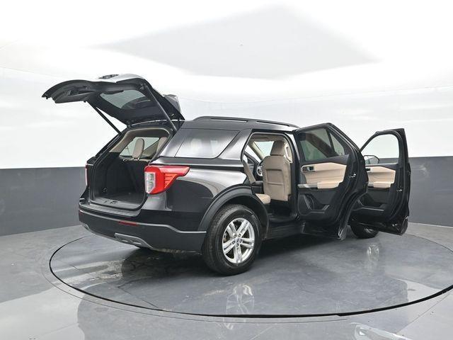 Photo of 2023 Black Metallic Ford Explorer