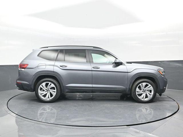 Photo of 2022 Platinum Gray Metallic Volkswagen Atlas