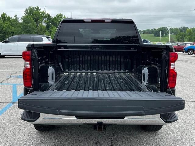 Photo of 2022 Black Chevrolet Silverado 1500