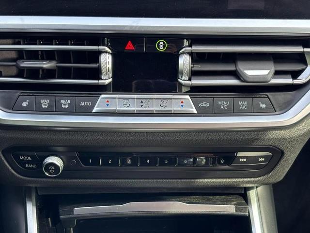 Photo of 2021 Black Sapphire Metallic BMW 330