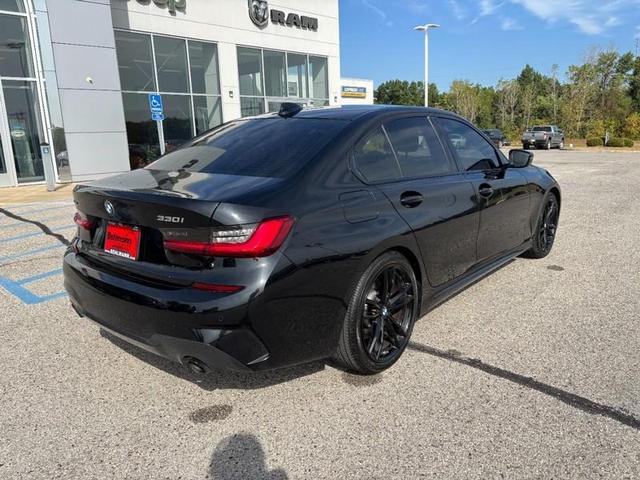 Photo of 2021 Black Sapphire Metallic BMW 330