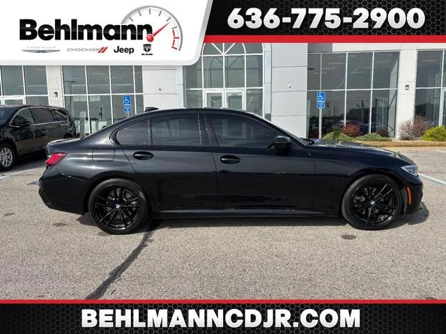 Photo of 2021 Black Sapphire Metallic BMW 330