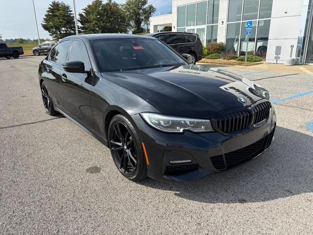 Photo of 2021 Black Sapphire Metallic BMW 330