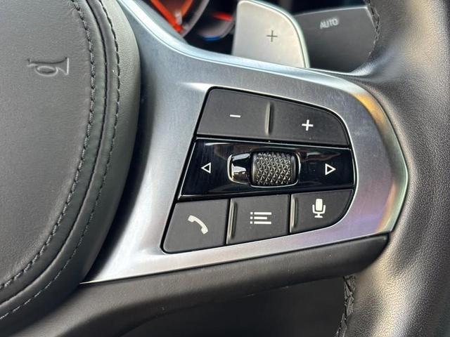 Photo of 2021 Black Sapphire Metallic BMW 330