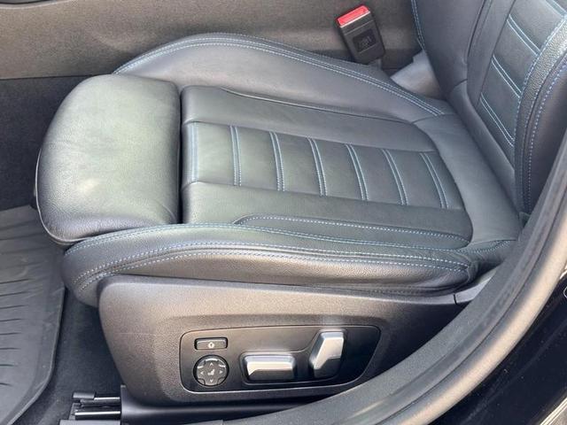 Photo of 2021 Black Sapphire Metallic BMW 330