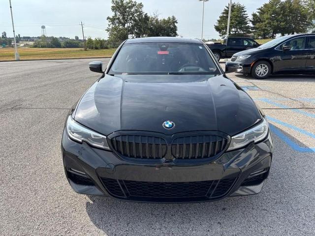 Photo of 2021 Black Sapphire Metallic BMW 330