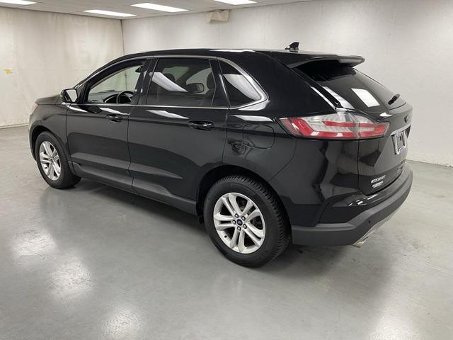 Photo of 2019 Agate Black Metallic Ford Edge