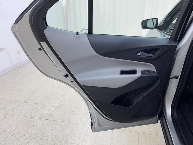 Photo of 2022 Silver Ice Metallic Chevrolet Equinox