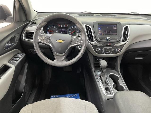 Photo of 2022 Silver Ice Metallic Chevrolet Equinox