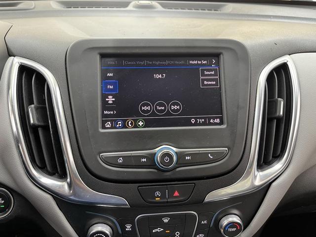 Photo of 2022 Silver Ice Metallic Chevrolet Equinox