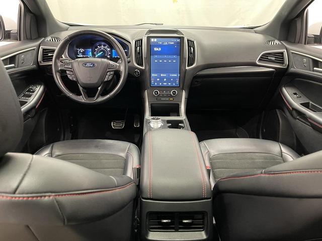 Photo of 2022 Star White Metallic Tri-Coat Ford Edge