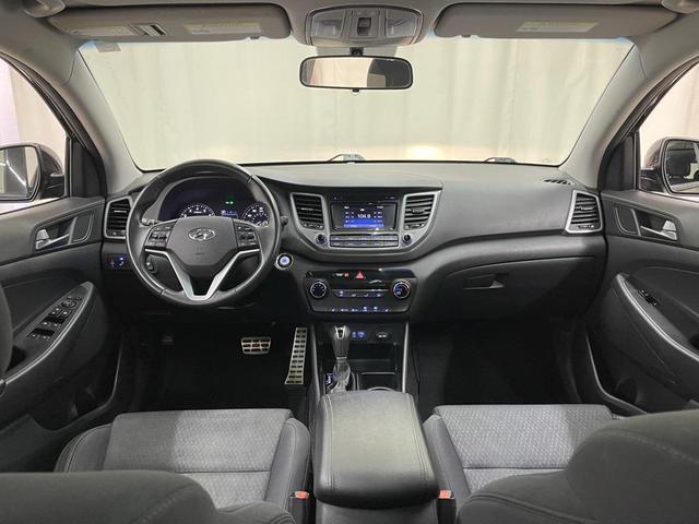 Photo of 2017 Black Noir Pearl Hyundai TUCSON