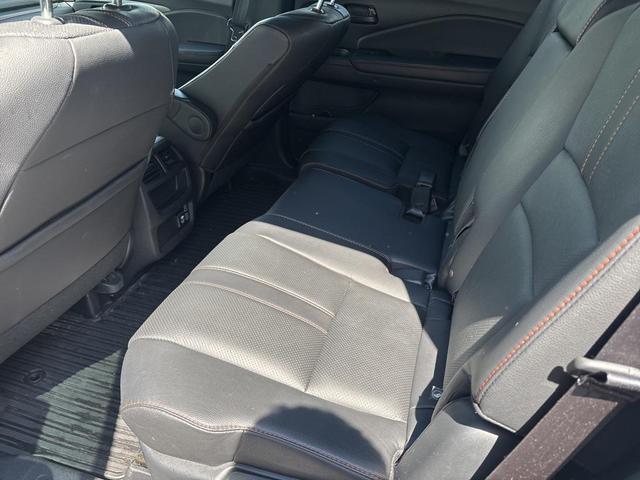 Photo of 2023 Gray Pearl Honda Passport