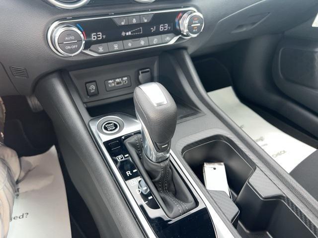 Photo of 2025 Aspen White Tricoat Nissan Sentra