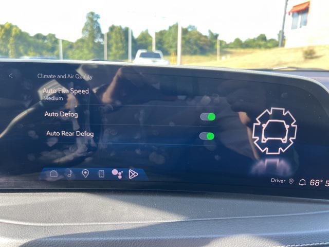 Photo of 2024 Argent Silver Metallic Cadillac XT4