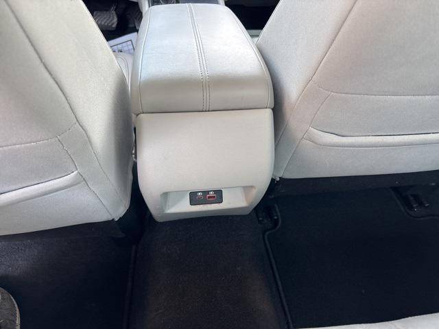 Photo of 2019 Glacier White Nissan Altima
