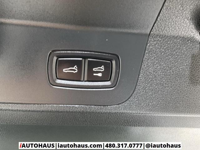 Photo of 2022 Dolomite Silver Metallic Porsche Panamera