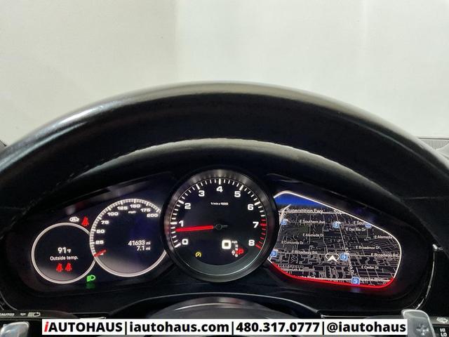 Photo of 2022 Dolomite Silver Metallic Porsche Panamera