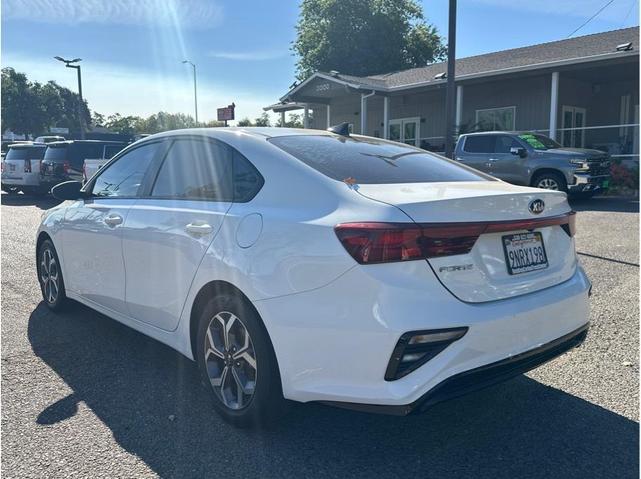 Photo of 2021 Clear White Kia Forte