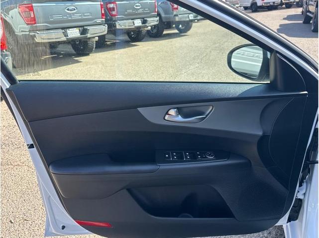 Photo of 2021 Snow White Pearl Kia Forte