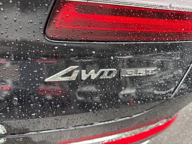 Photo of 2025 Vik Black Genesis GV80