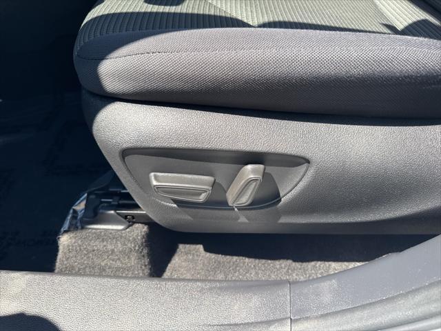Photo of 2023 Wind Chill Pearl Toyota Highlander