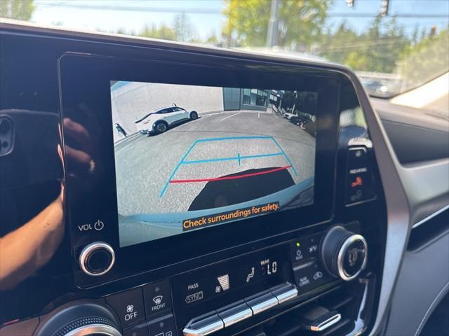 Photo of 2023 Wind Chill Pearl Toyota Highlander