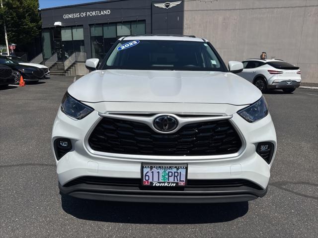 Photo of 2023 Wind Chill Pearl Toyota Highlander