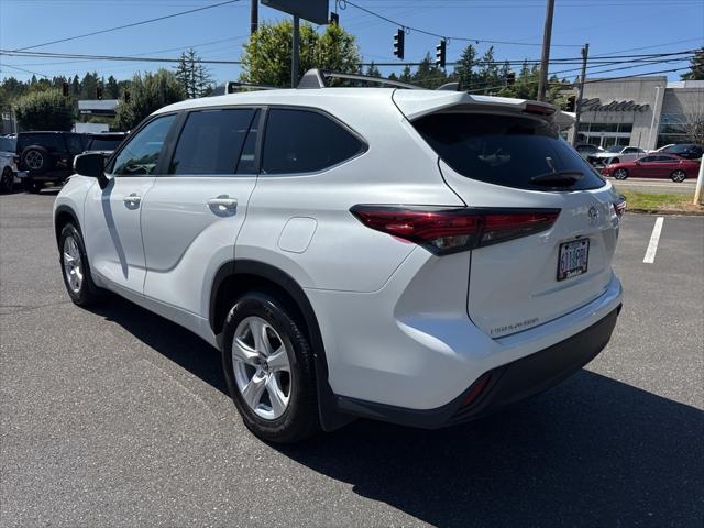 Photo of 2023 Wind Chill Pearl Toyota Highlander