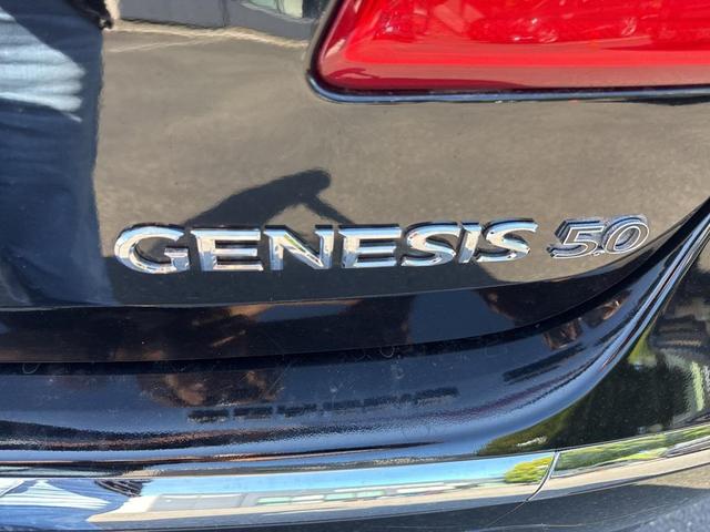 Photo of 2012 Black Noir Pearl Hyundai Genesis